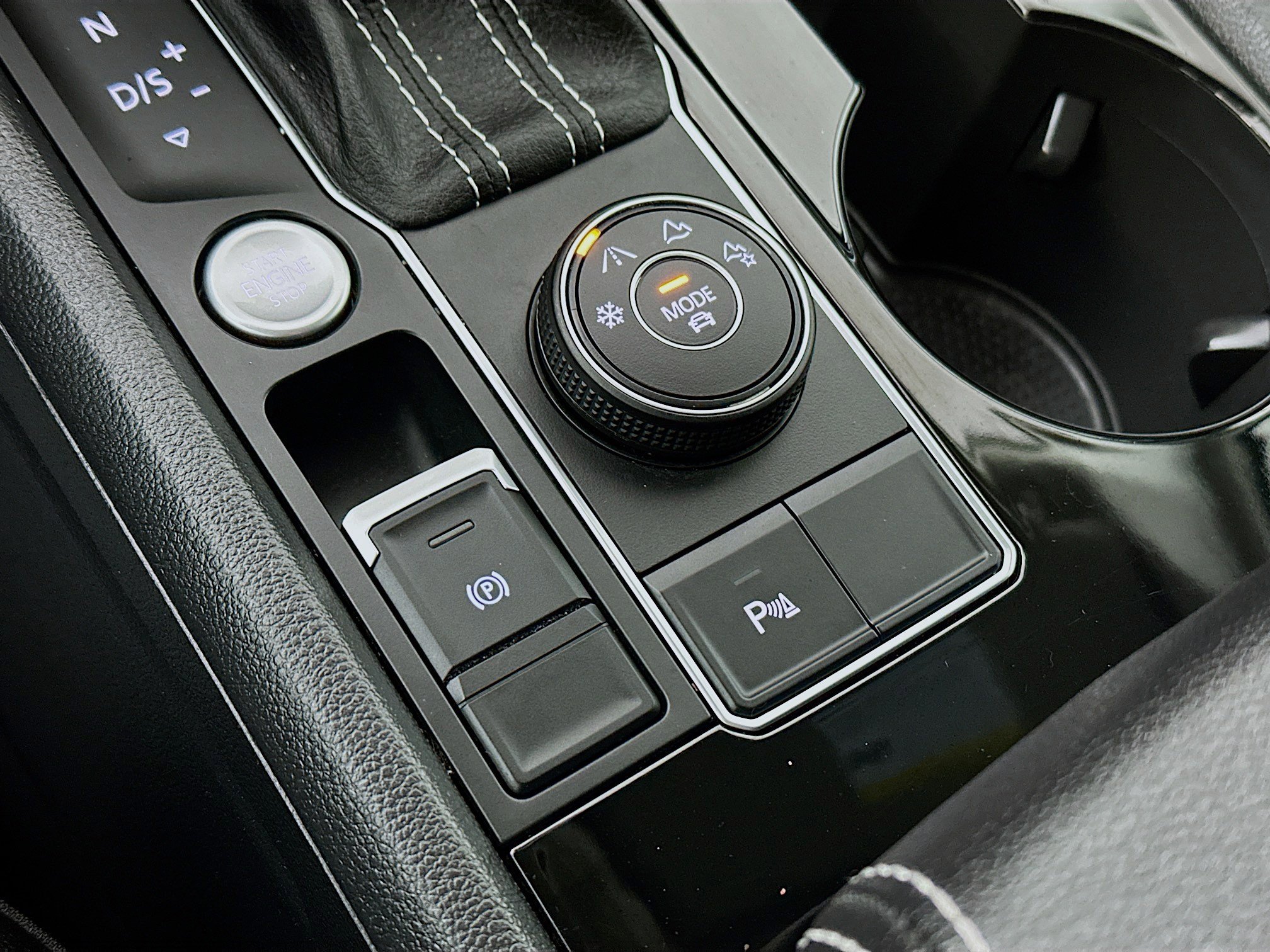 Used 2023 Volkswagen Atlas SE image 19