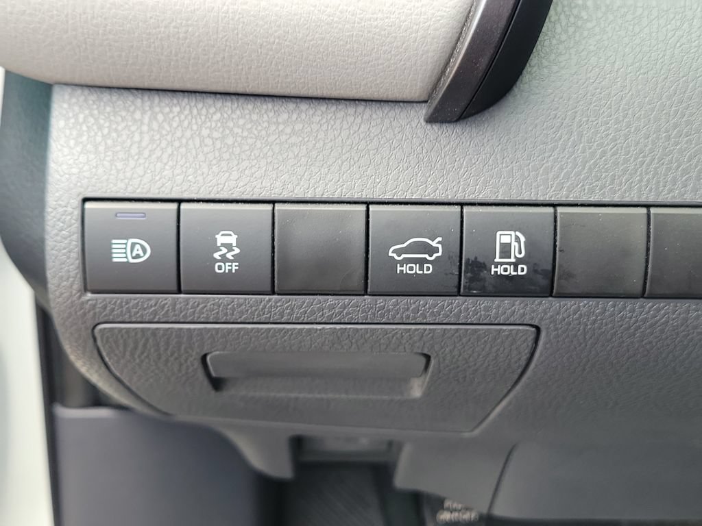 Used 2022 Toyota Camry LE FWD image 20