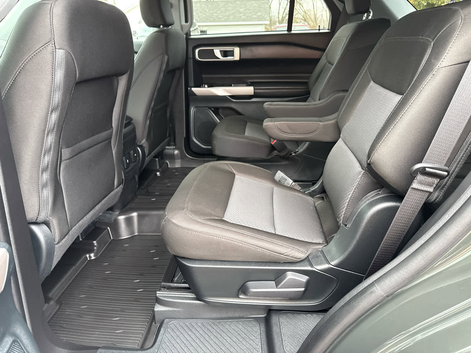 Used 2023 Ford Explorer XLT image 13