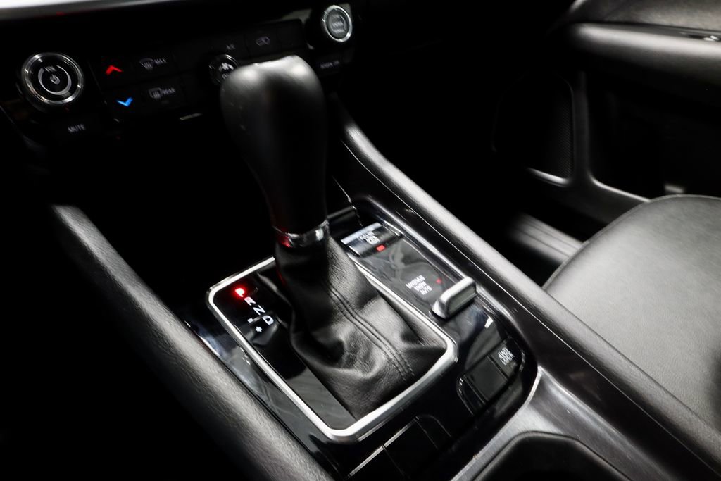 Used 2025 Jeep Compass Latitude image 29