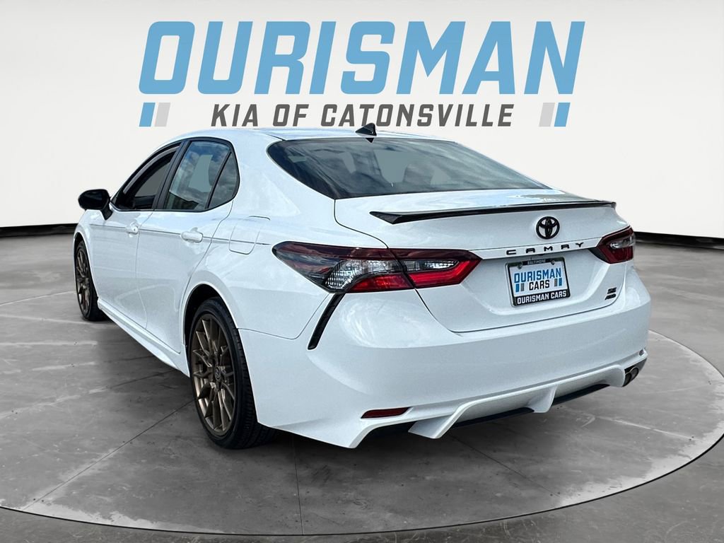Used 2023 Toyota Camry SE AWD/4WD image 4