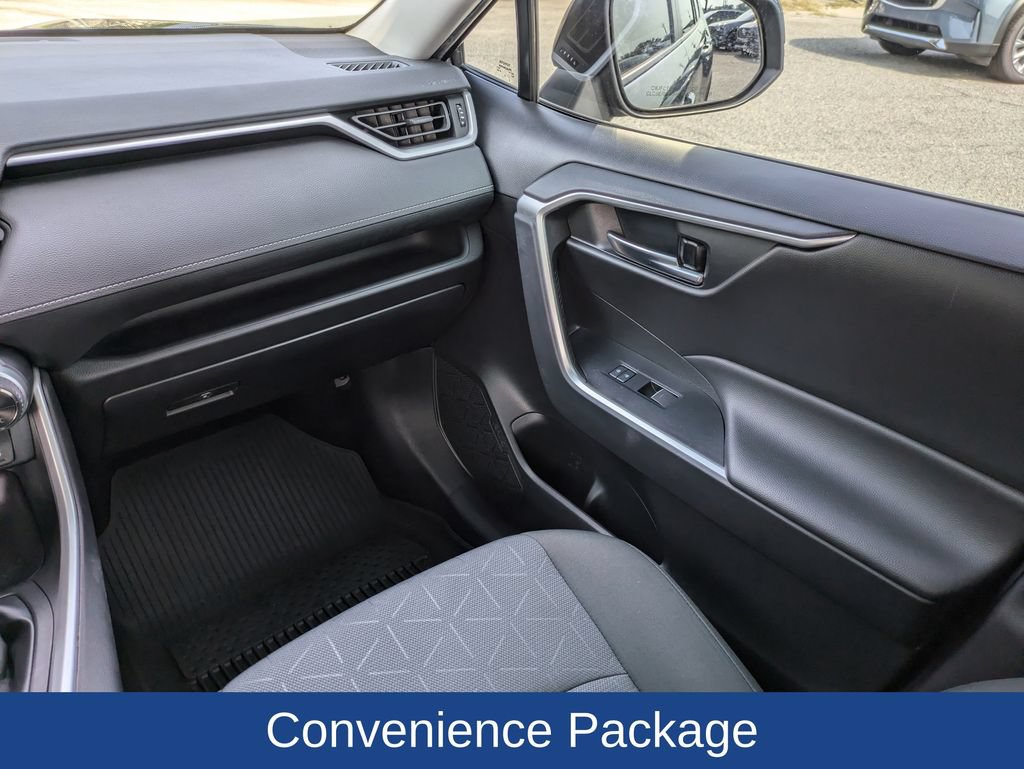 Used 2022 Toyota RAV4 XLE w/ Convenience Package FWD image 20