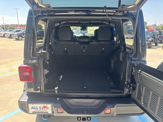 Used 2025 Jeep Wrangler Sahara image 10