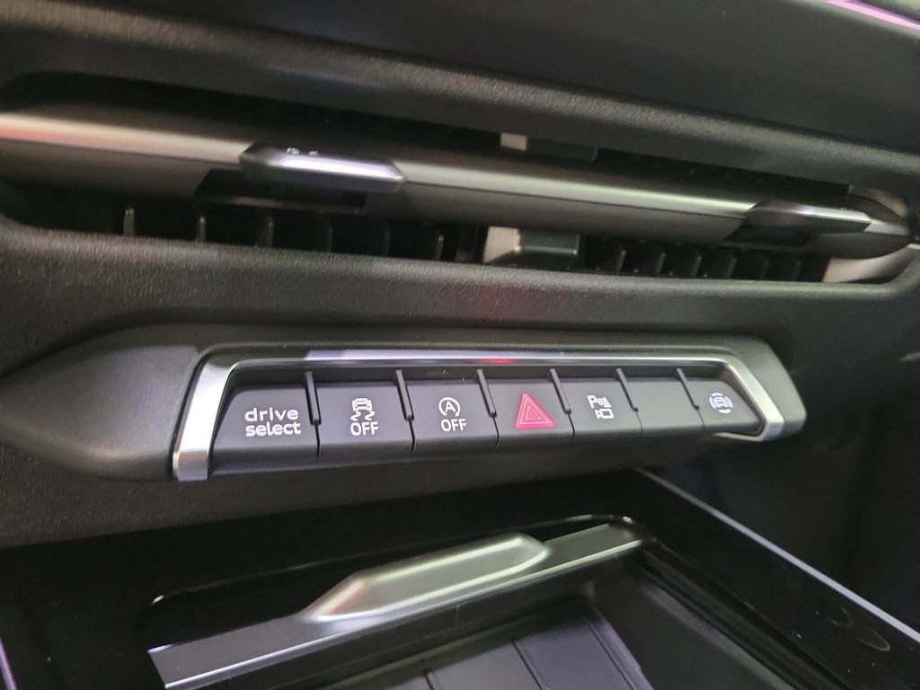 New 2026 Audi Q3 quattro 2.0T AWD/4WD image 29