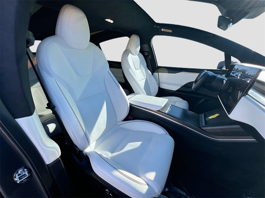 Used 2022 Tesla Model X Plaid image 29