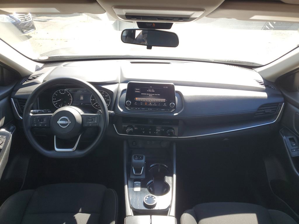 Used 2024 Nissan Rogue S image 22