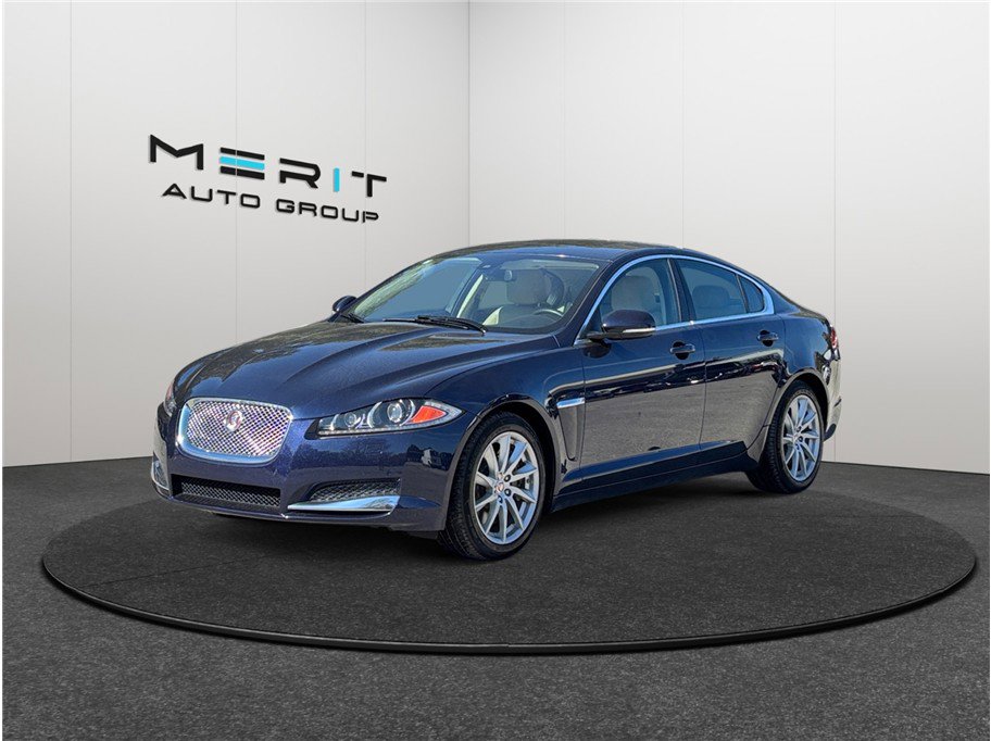Used 2015 Jaguar XF Premium RWD image 4
