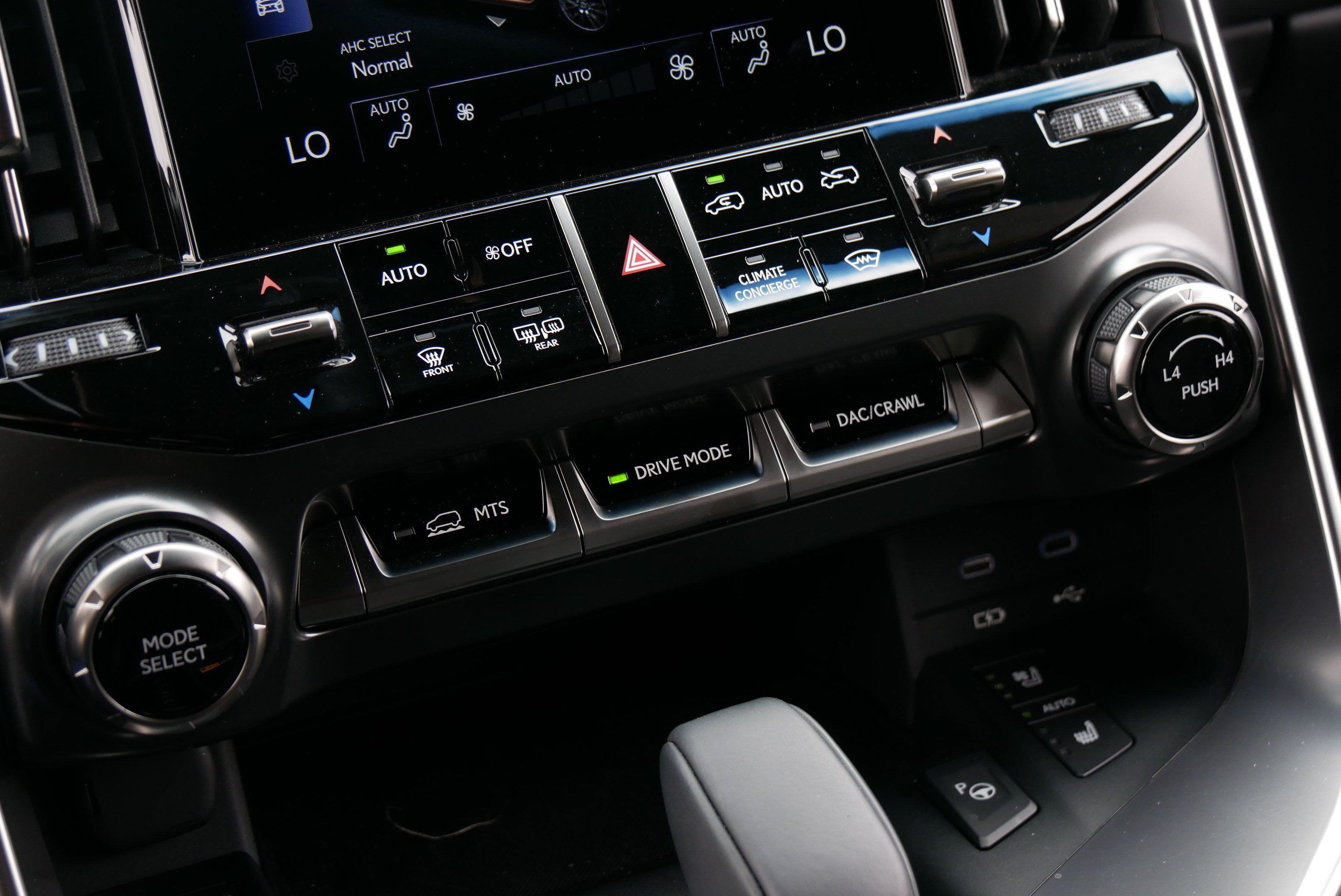 Used 2026 Lexus LX 700h Luxury w/ Appearance Package AWD/4WD image 38