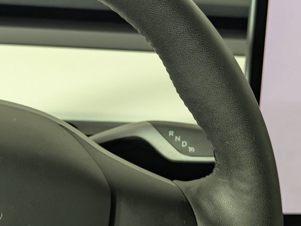 Used 2024 Tesla Model Y Performance image 18