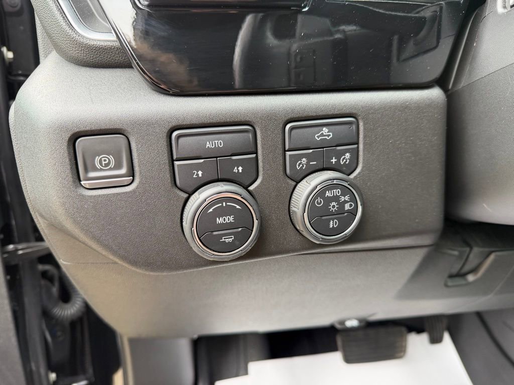 Used 2022 Chevrolet Silverado 1500 RST w/ Redline Edition image 11