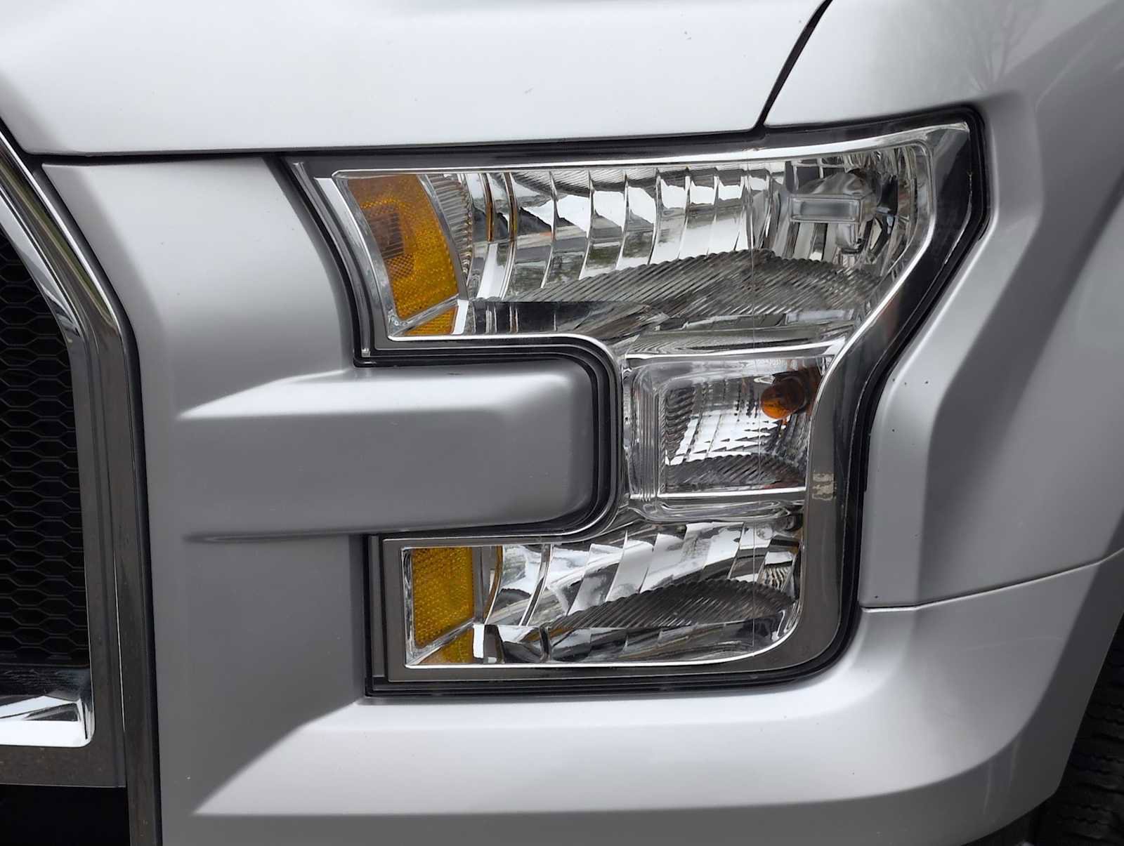 Used 2016 Ford F150 XLT image 11