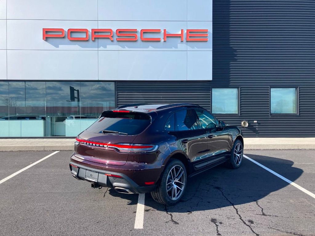 Used 2024 Porsche Macan image 10