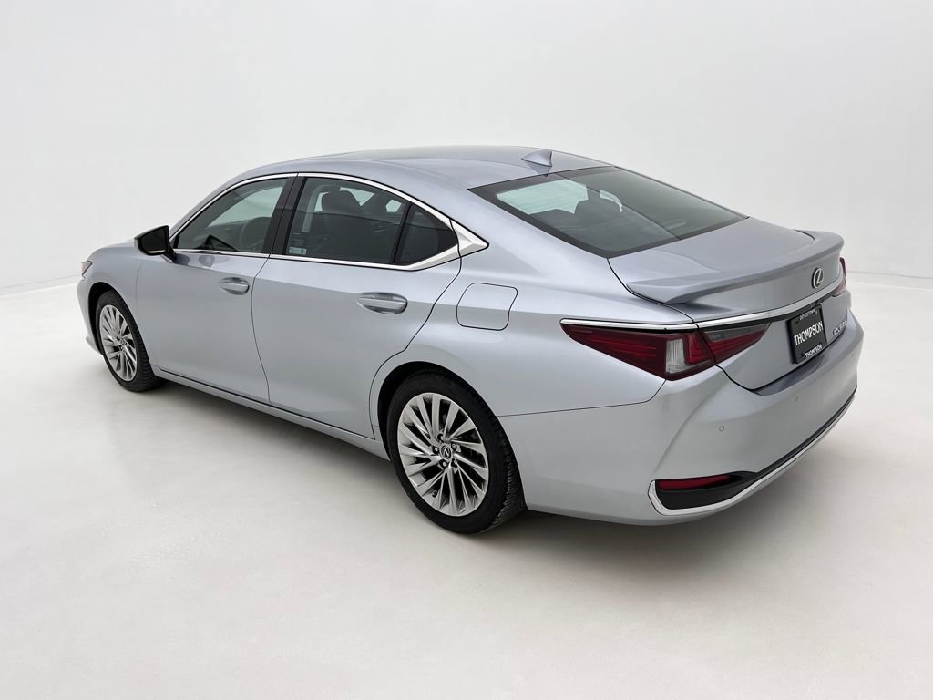 Used 2023 Lexus ES 300h Ultra Luxury image 9