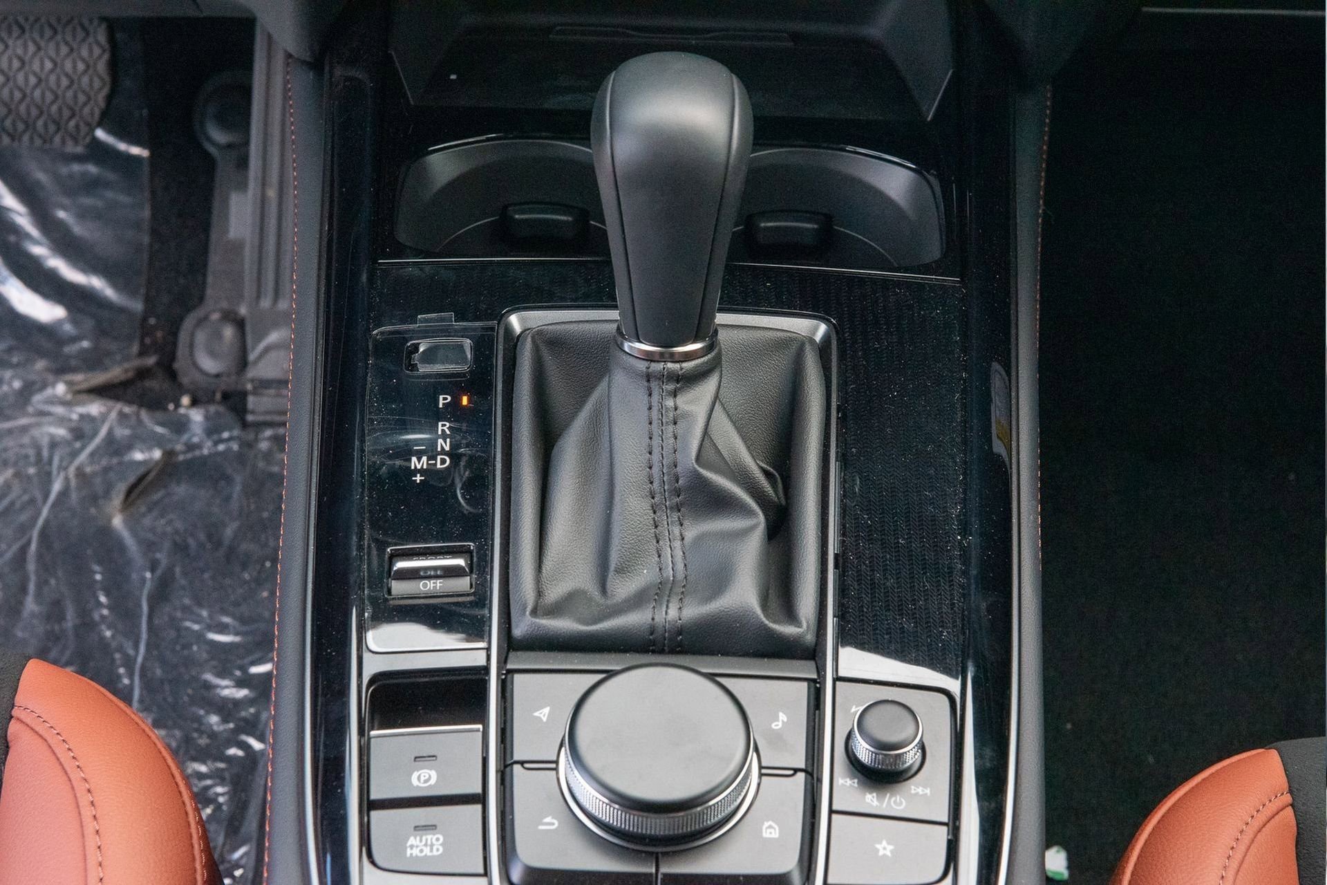 New 2024 MAZDA CX-30 Carbon image 22