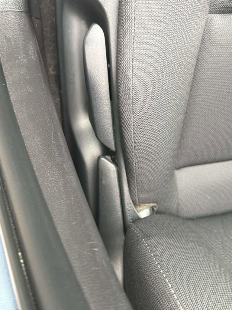 Used 2025 Toyota Corolla LE image 28