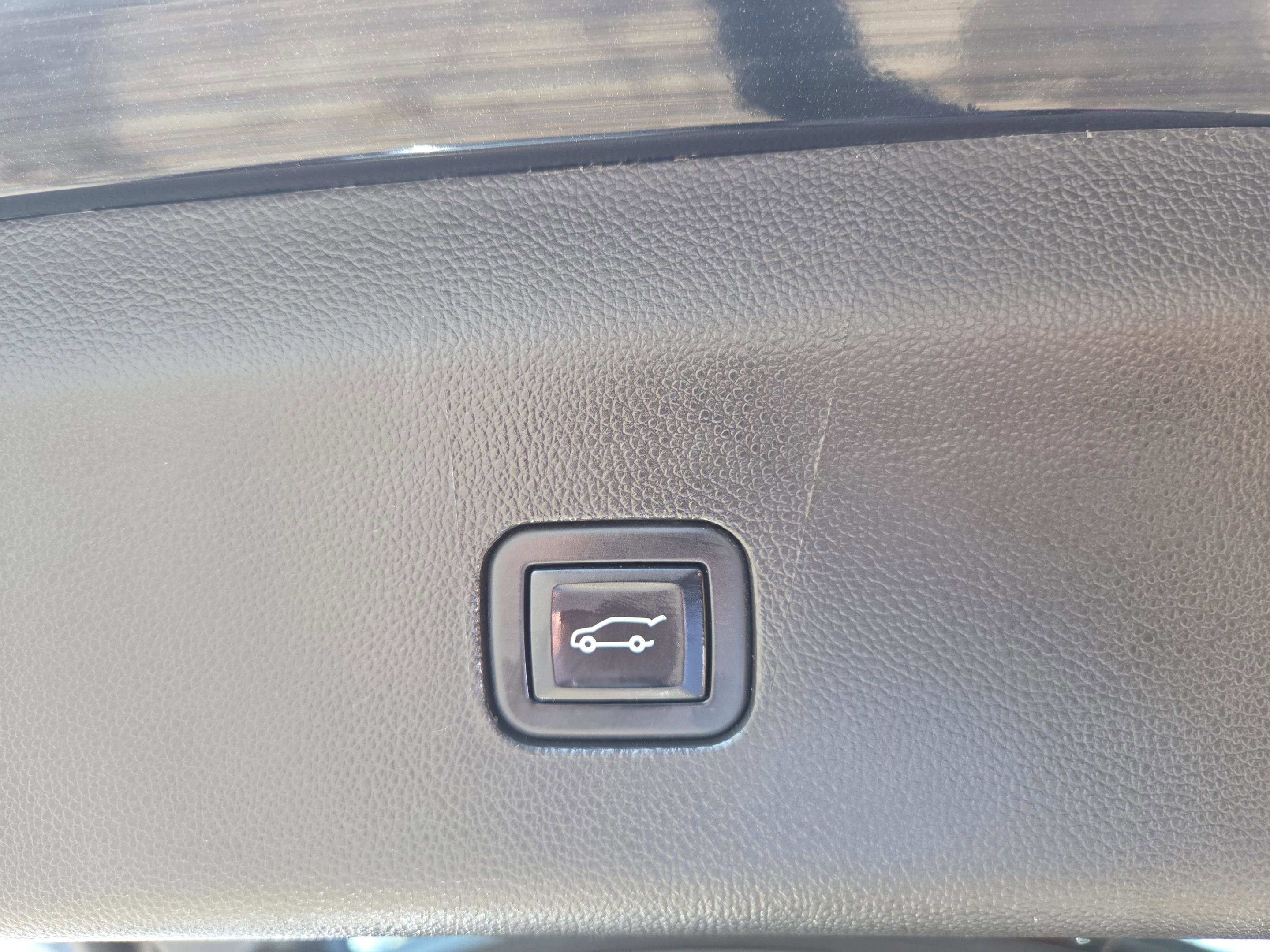 Used 2022 Buick Enclave Avenir w/ Avenir Technology Package image 35