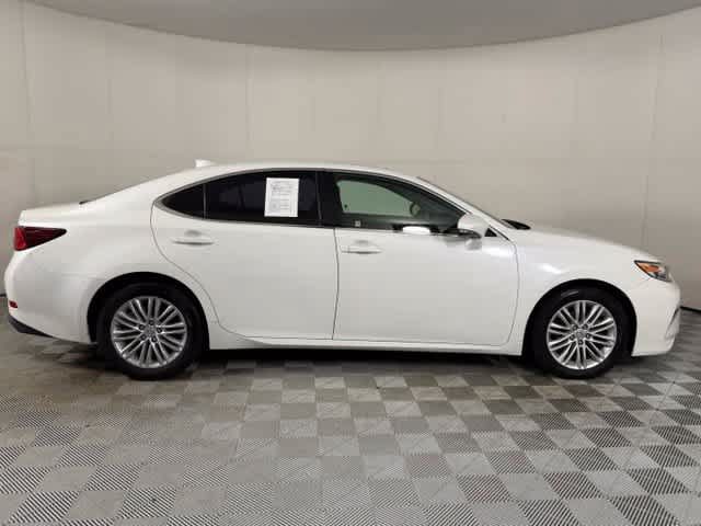 Used 2017 Lexus ES 350 w/ Premium Package FWD image 8