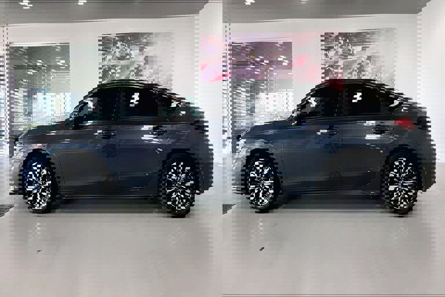 Used 2024 Honda Civic EX-L image 3