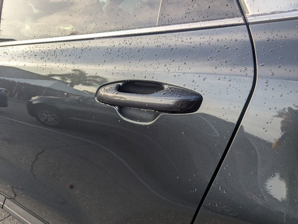 Used 2024 Kia Sorento S w/ Panoramic Sunroof Package FWD image 19