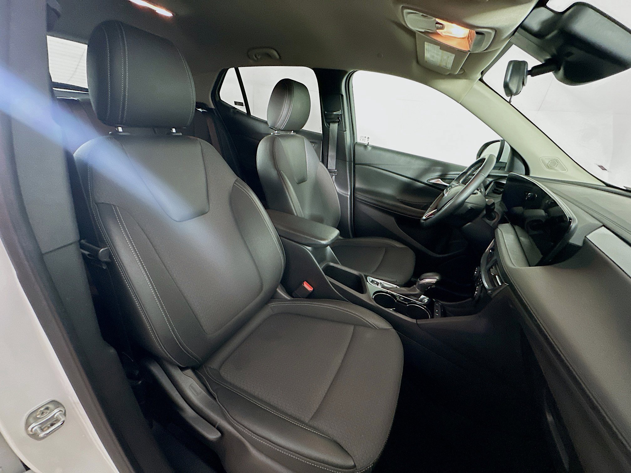 Used 2025 Buick Encore GX Preferred FWD image 29