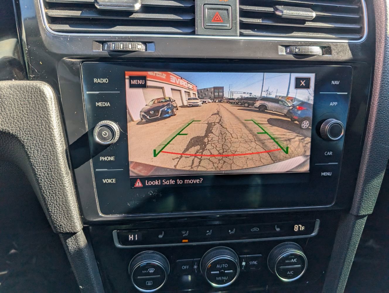 Used 2018 Volkswagen Golf SEL image 23
