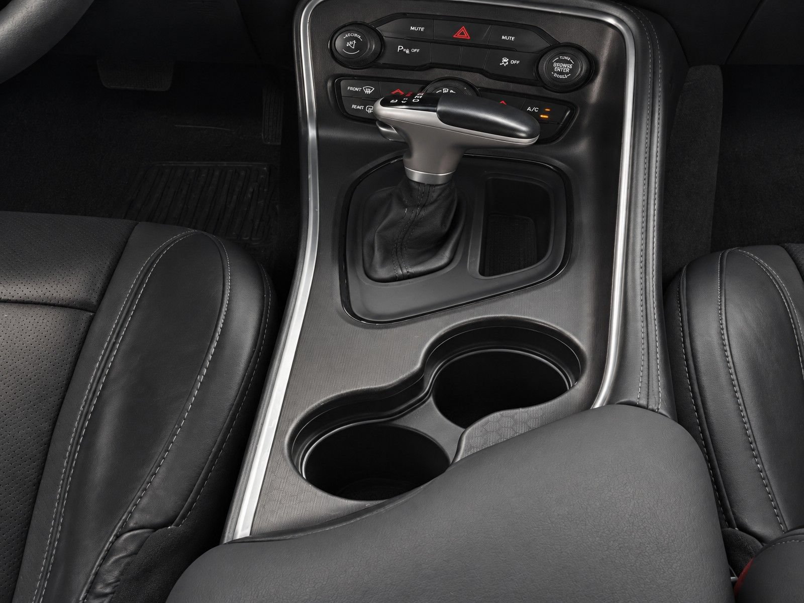 Used 2015 Dodge Challenger SXT Plus RWD image 22