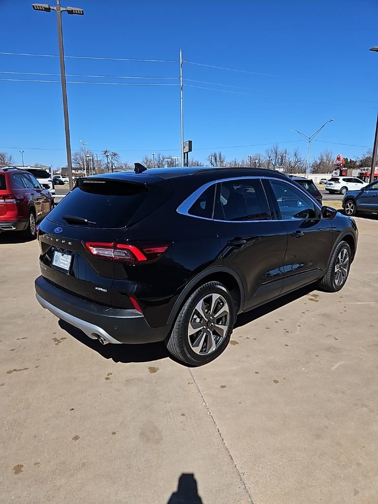 Used 2025 Ford Escape Platinum image 5