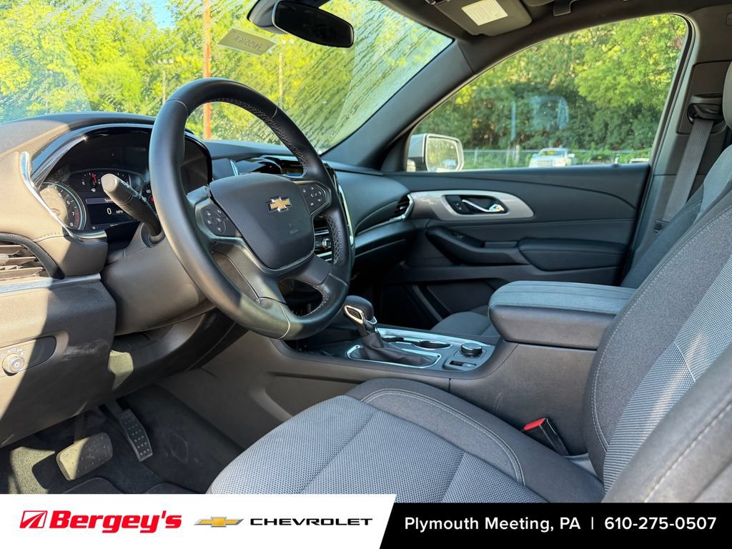 Used 2023 Chevrolet Traverse LT AWD/4WD image 9