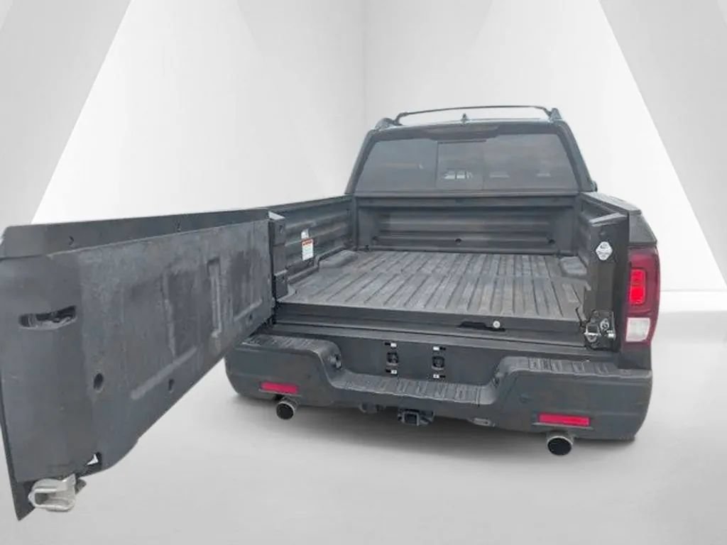 Used 2023 Honda Ridgeline RTL-E image 32