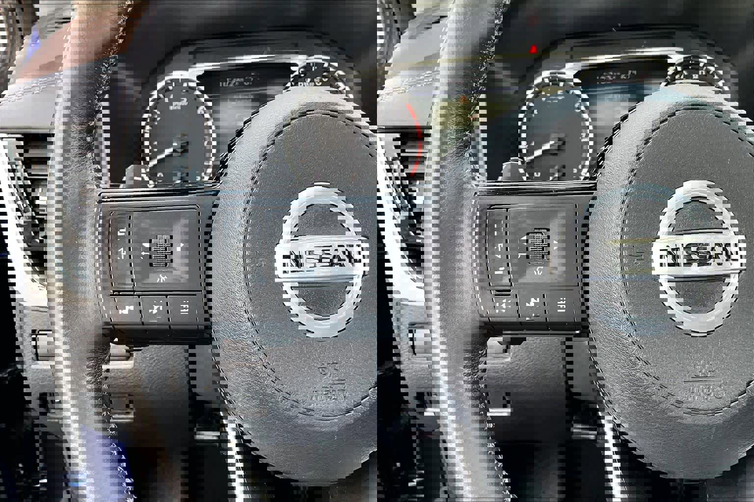 Used 2021 Nissan Rogue SV w/ Premium Package image 24