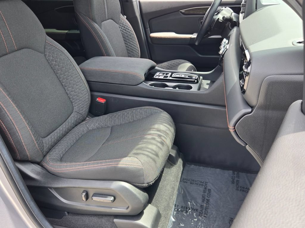 Used 2025 Honda Pilot Sport image 15