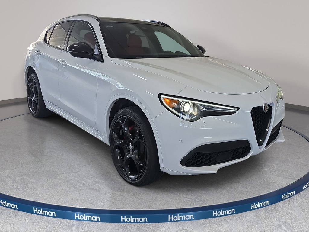 Used 2022 Alfa Romeo Stelvio Veloce AWD/4WD image 9