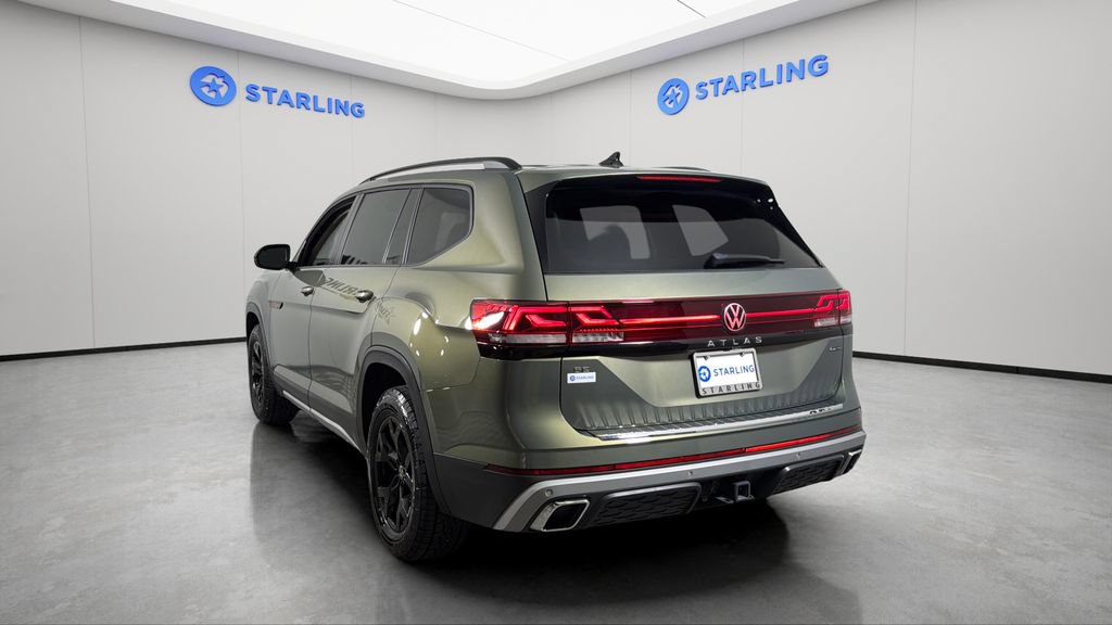 Used 2025 Volkswagen Atlas Peak Edition SE AWD/4WD image 6