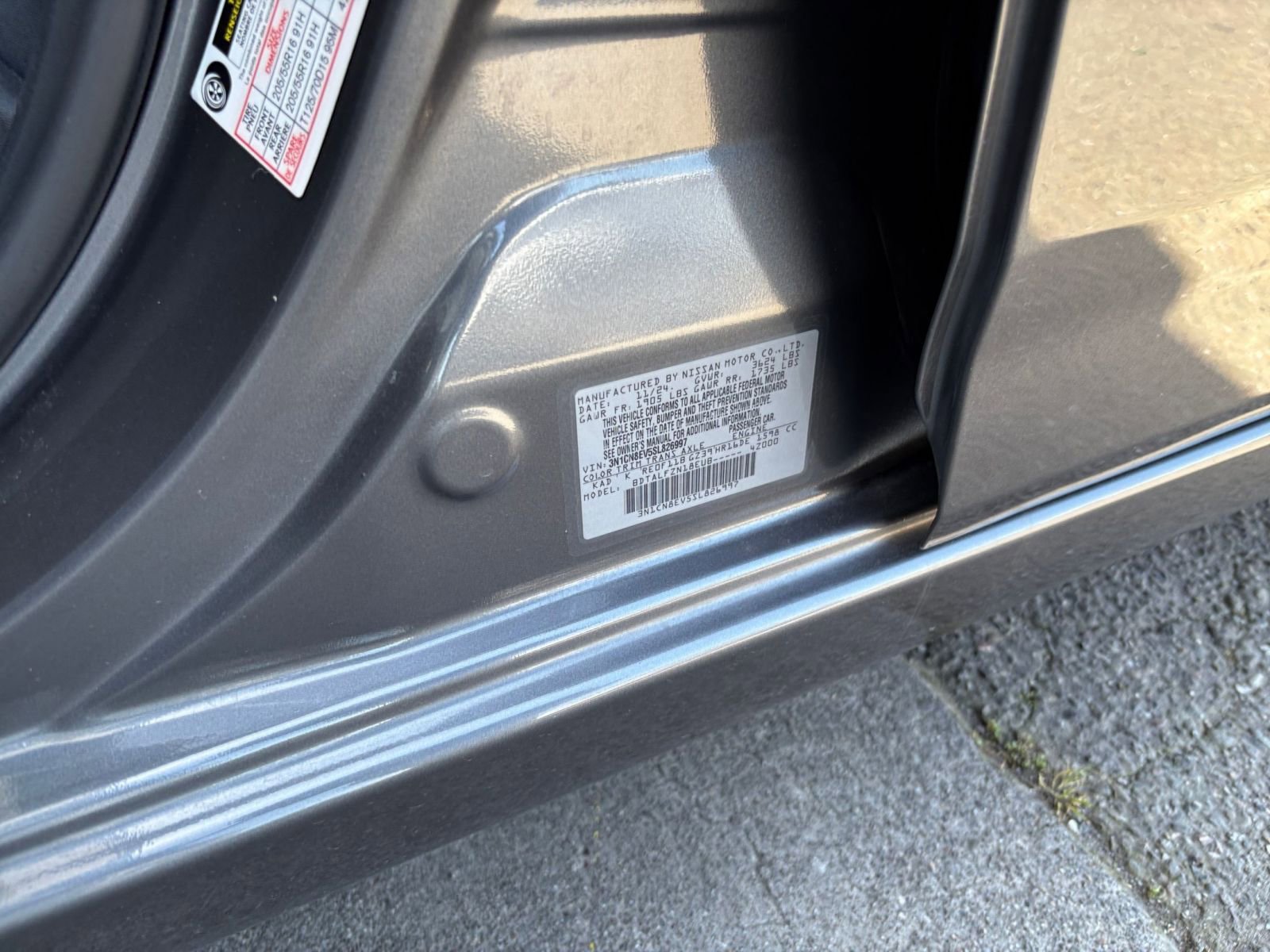 Used 2025 Nissan Versa SV FWD image 28