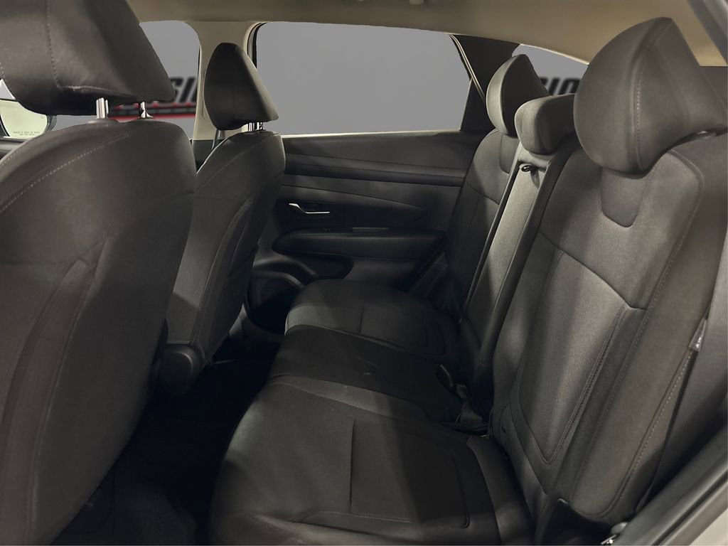 Used 2025 Hyundai Tucson SE AWD/4WD image 10
