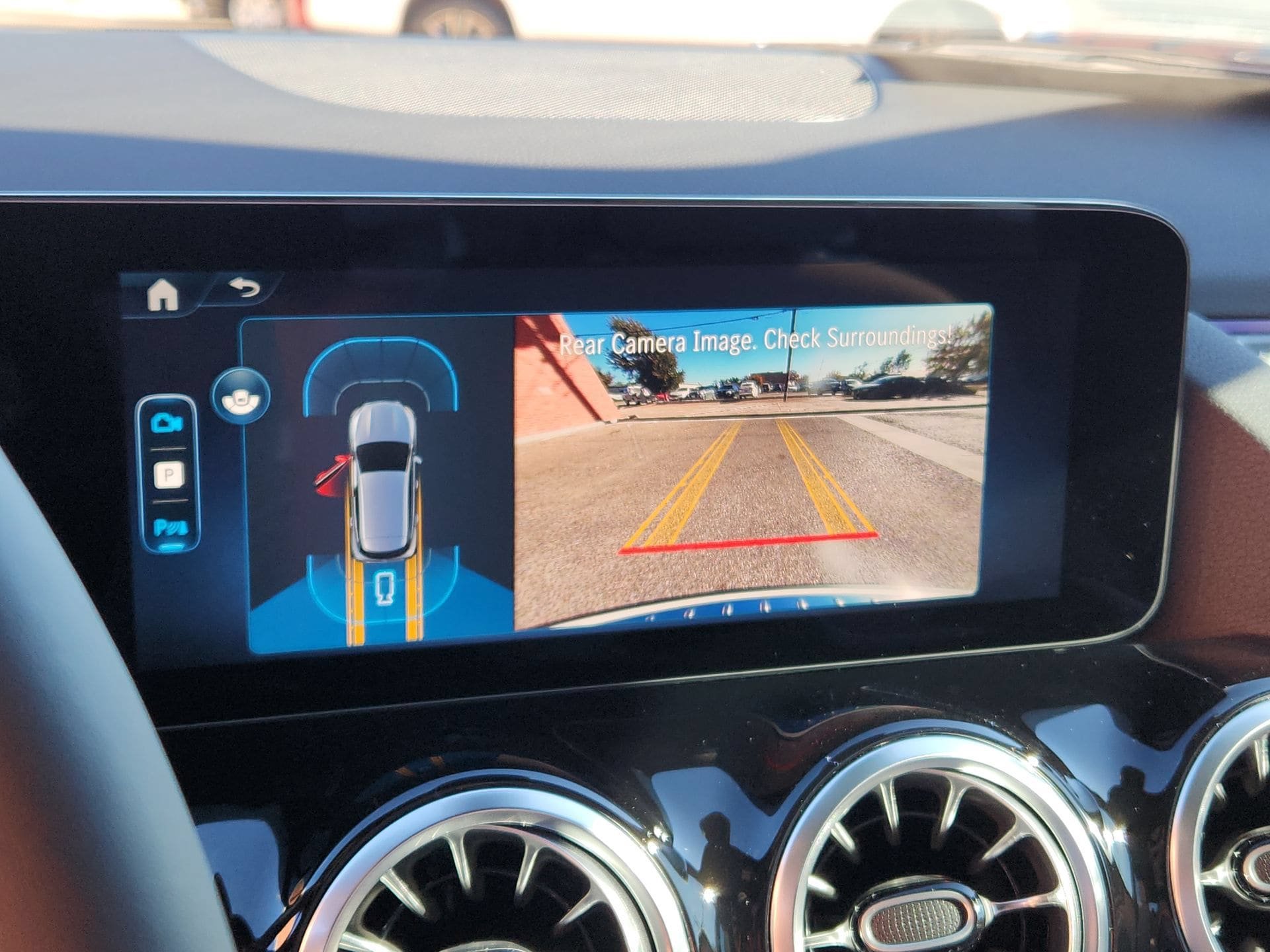 New 2025 Mercedes-Benz GLA 250 4MATIC image 18