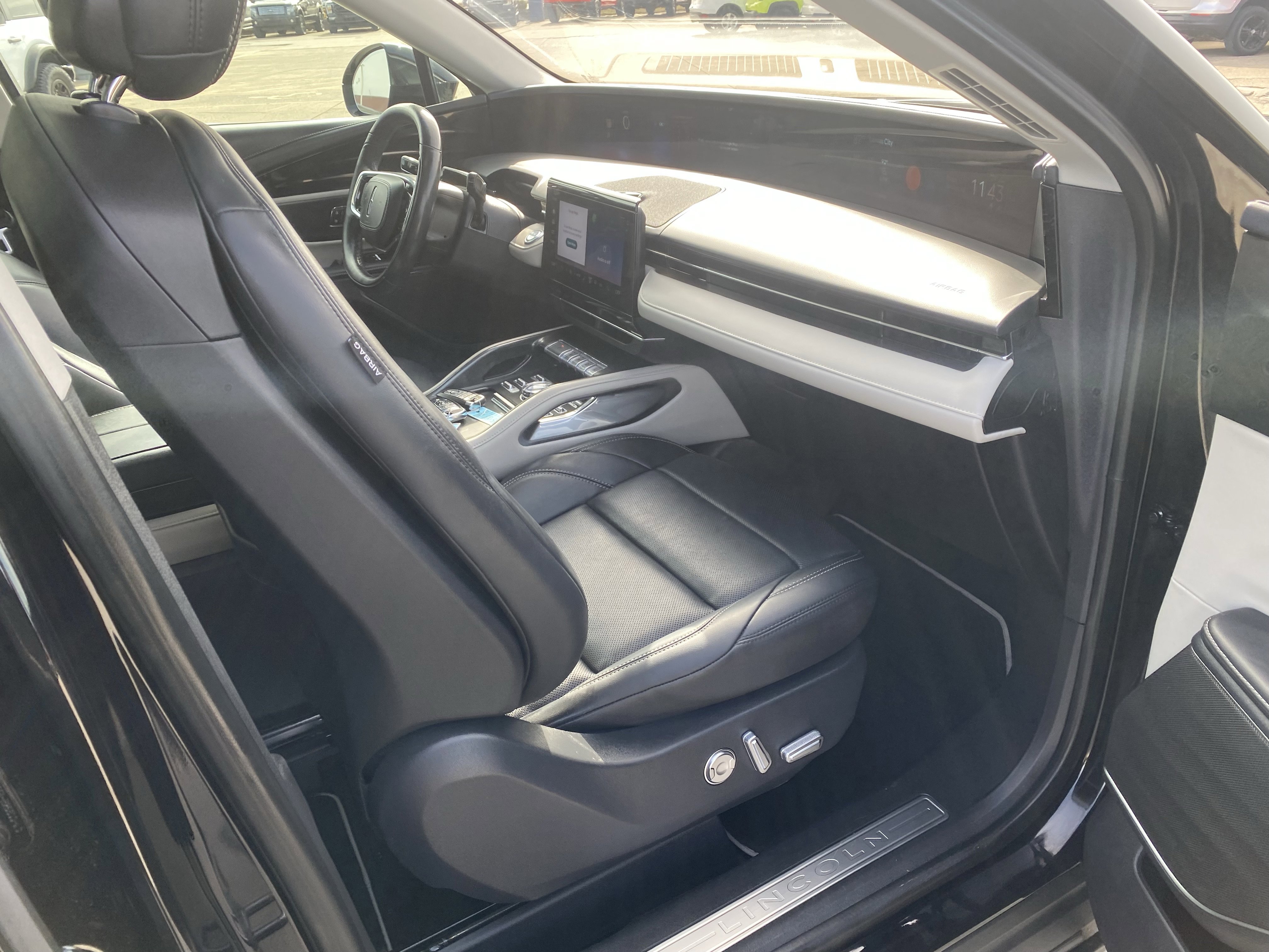 Used 2024 Lincoln Nautilus Premier w/ Equipment Group 102A AWD/4WD image 16