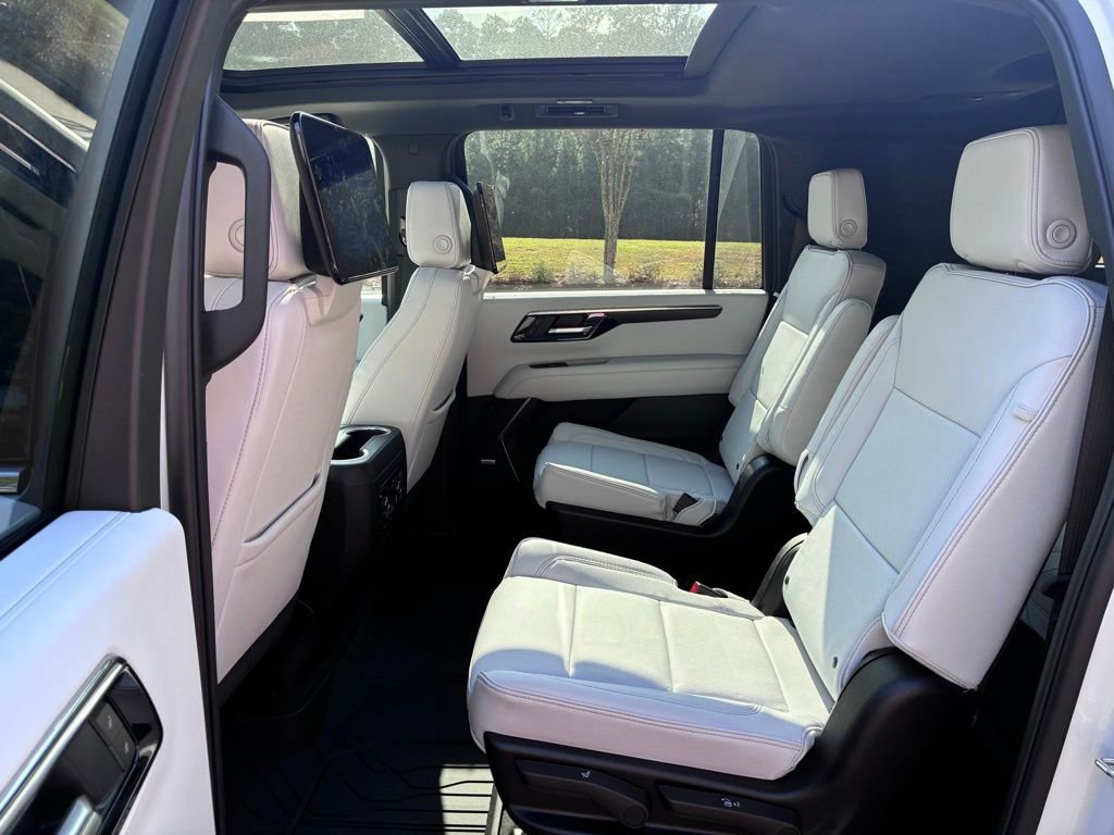 New 2026 Chevrolet Suburban Premier image 14