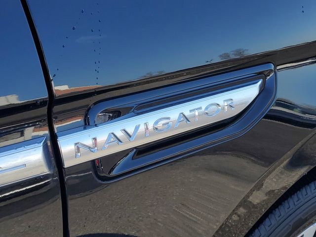 Used 2021 Lincoln Navigator Reserve w/ Luxury Package AWD/4WD image 6