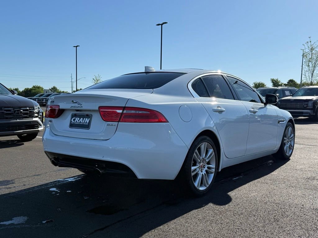 Used 2019 Jaguar XE Premium RWD image 5