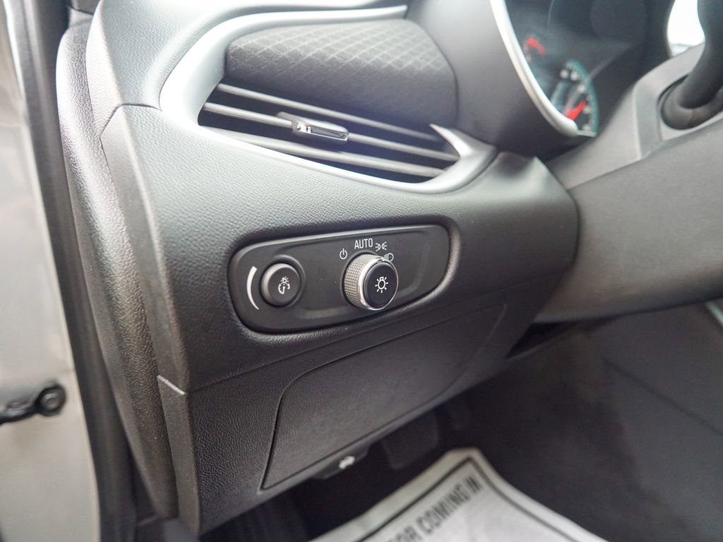 Used 2024 Chevrolet Malibu LT image 17