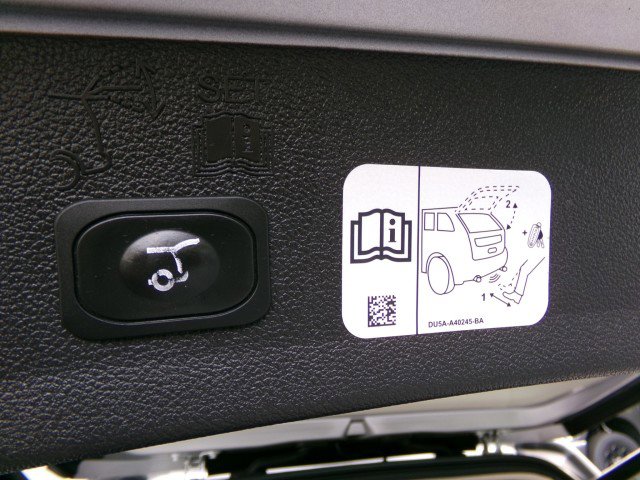 Used 2017 Ford Escape Titanium image 30