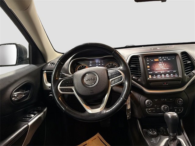 Used 2018 Jeep Cherokee Trailhawk w/ Cold Weather Group image 23