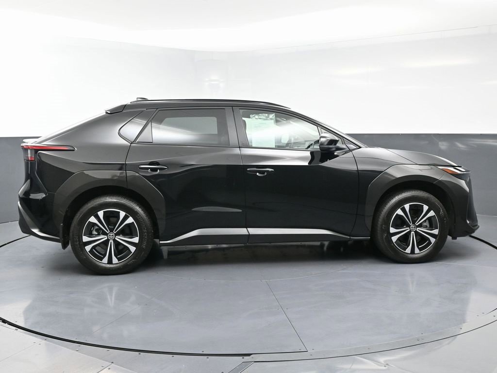 Used 2024 Toyota bZ4X XLE w/ Weather Package image 8