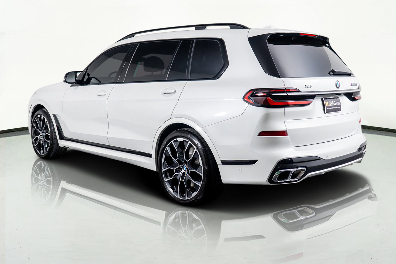 Used 2025 BMW X7 M60i image 16