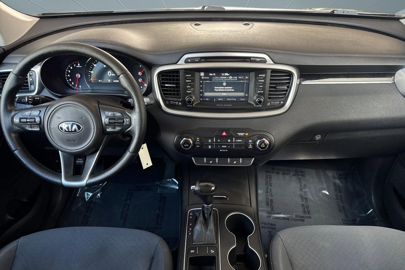 Used 2017 Kia Sorento LX w/ LX V6 Convenience Package FWD image 14