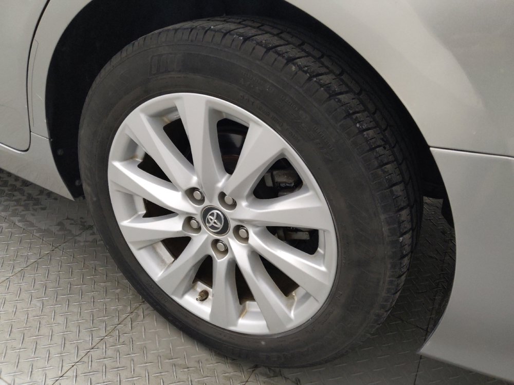 Used 2019 Toyota Camry LE image 31