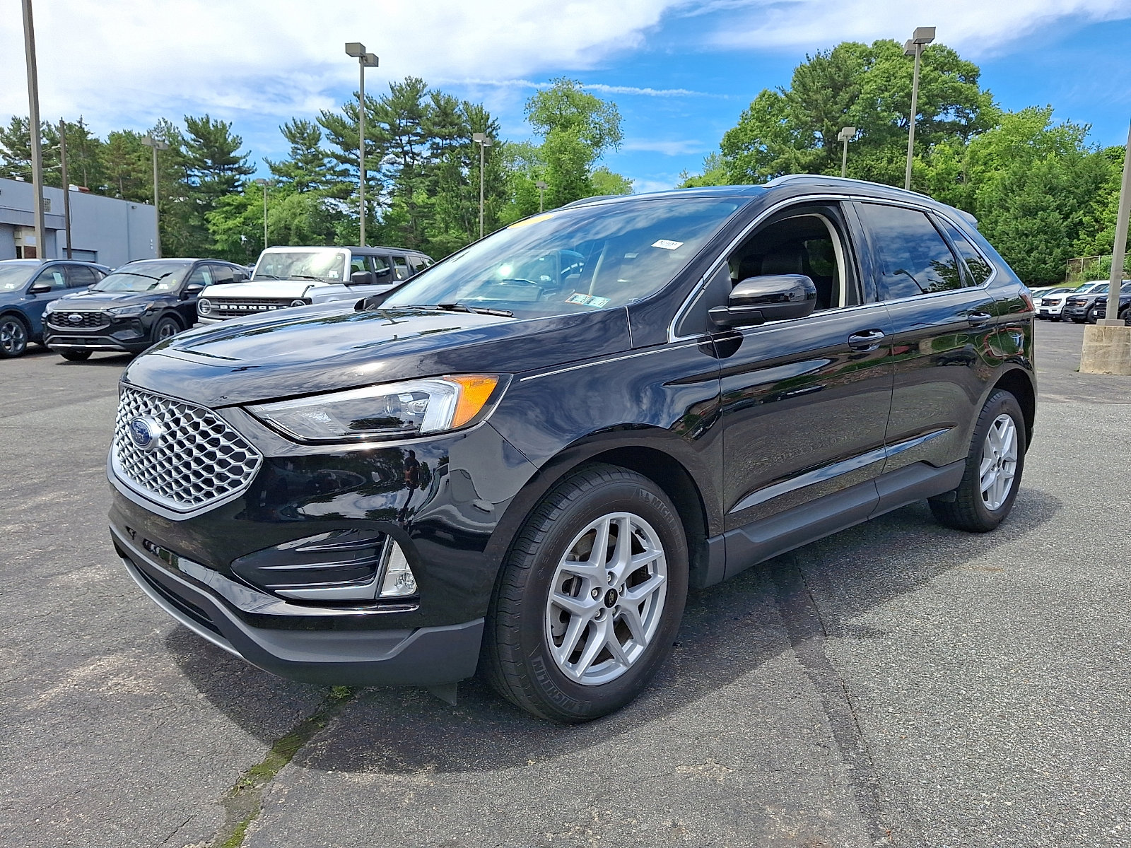 Certified 2024 Ford Edge SEL w/ Convenience Package AWD/4WD image 3
