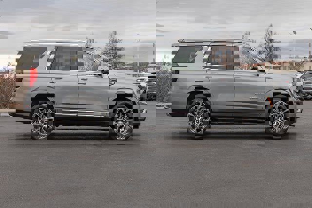 Used 2025 GMC Yukon Denali image 5