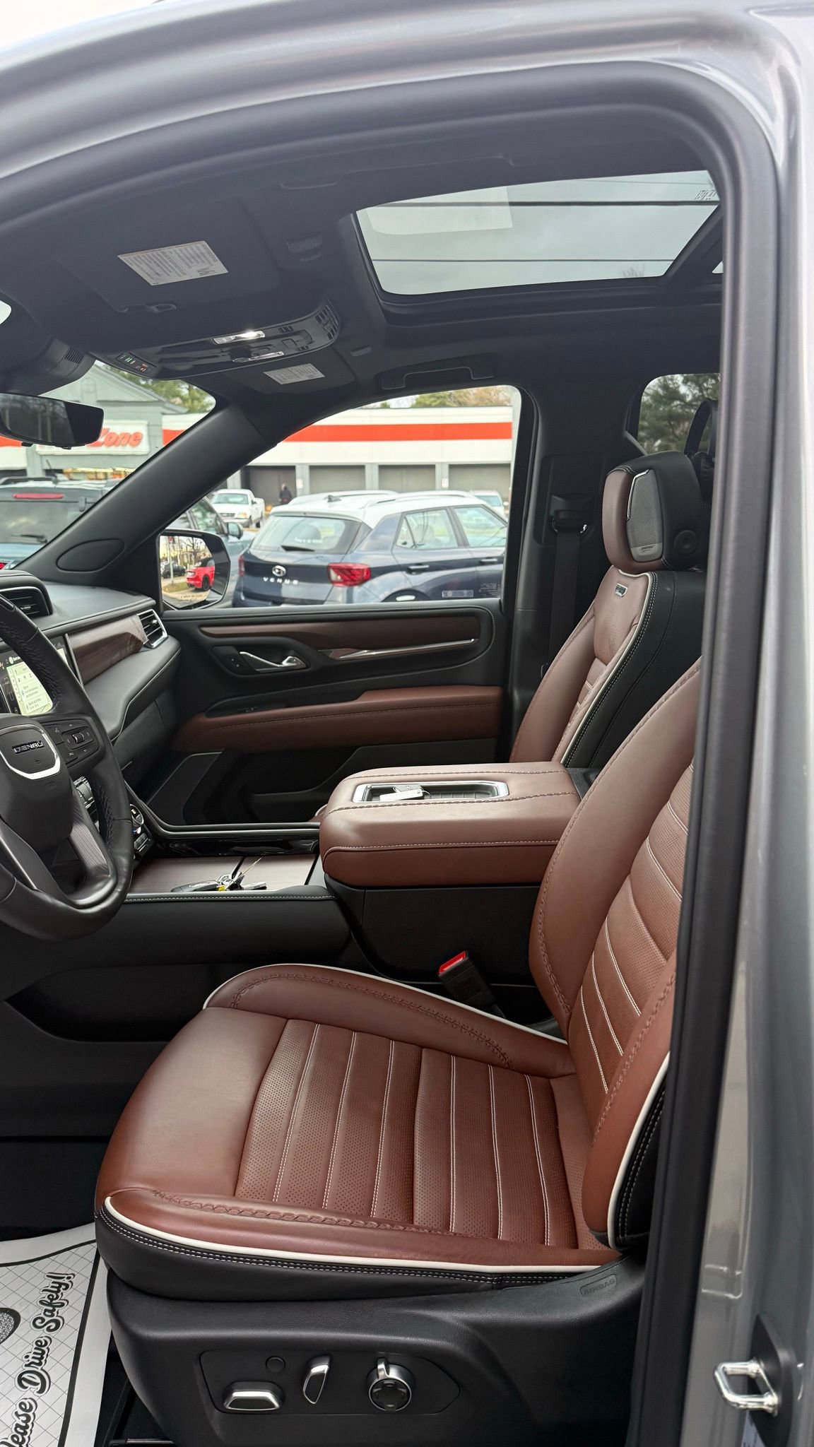 Used 2024 GMC Yukon XL Denali Ultimate image 47